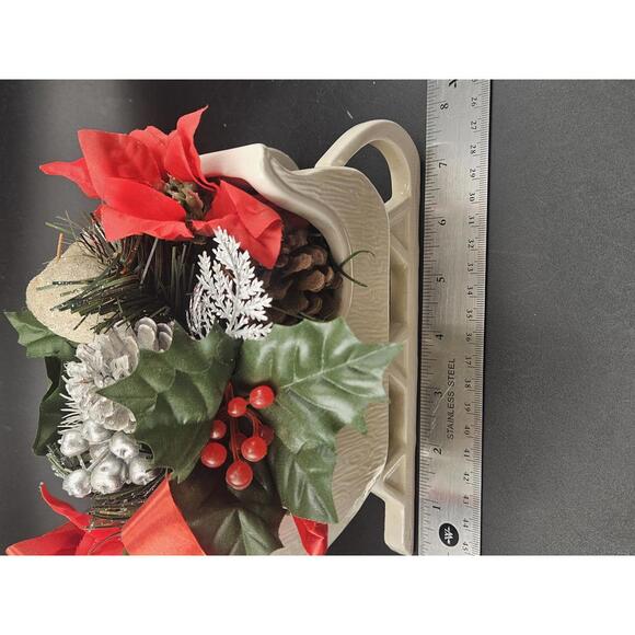 Vintage Ceramic Sleigh Christmas Centerpiece Ready To Display 7.5 In - Picture 9 of 12